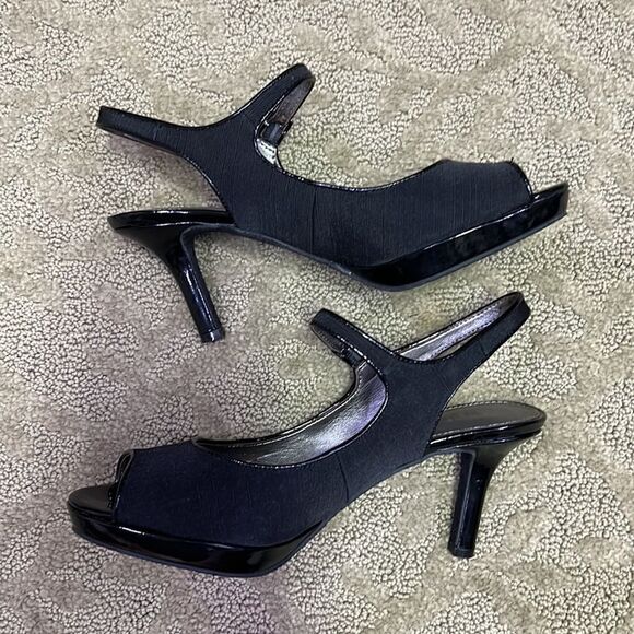 Liz Claiborne Women’s 6.5 Mary Jane Style Black 2” Heels with Front Buckles - Picture 16 of 16